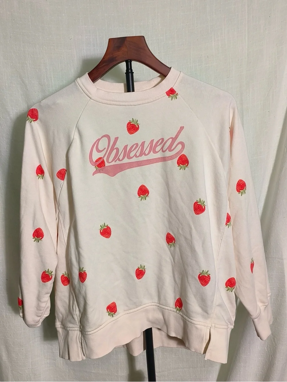 Old Navy Strawberry Print Cream Sweatshirt Girls XL 14/16 Cute Coquette